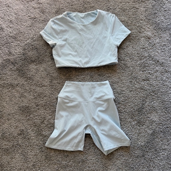 Crop shop boutique set - Picture 2 of 2